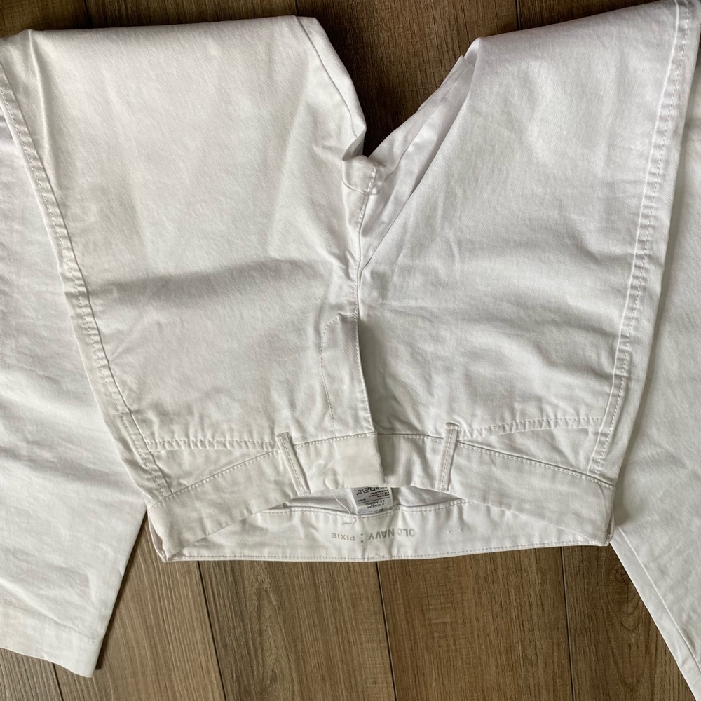 Old Navy Pixie Pant: white